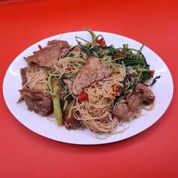 หมี่ผัดกระเฉดเนื้อ