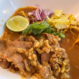 ข้าวซอยเนื้อโคขุน