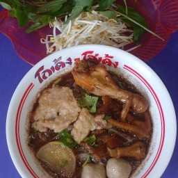 ไอศครีมไผ่ทองต้นตำรับ by พี่ตุ๊ก ตลาดล่าง