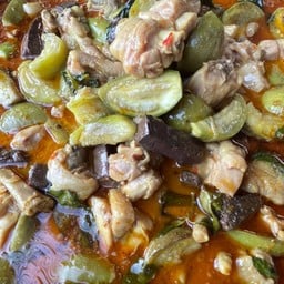 กินเส้น ตลาดธีรรัตน์ @จันทร์ทองเอี่ยม (ขนมจีนศรีสะเกษสาขา 4)