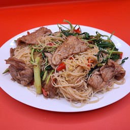 หมี่ผัดกระเฉดหมู