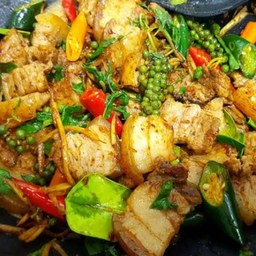 ผัดเผ็ดหมูป่ากับข้าว