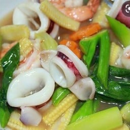 กะเพราปลาหมึก