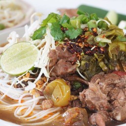 ขนมจีนน้ำเงี้ยว อาหารเหนือ บางนา-ศรีนครินทร์