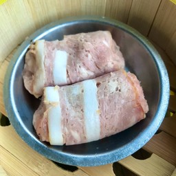 เบคอนยัดไส้หมู