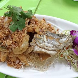 กระพงทอดกระเทียม