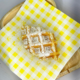 ครอฟเฟิล ราดน้ำตาลไอซิ่ง