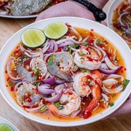 ยำกุ้งสดกุ้งสุก
