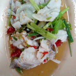 ยำเนื้อปลาเก๋า