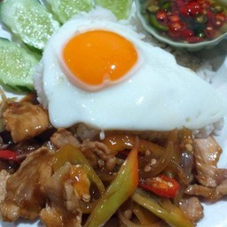 หมูผัดพริกยวกราดข้าว