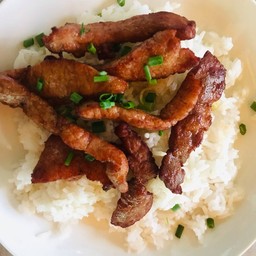 หมูแดดเดียวทอด
