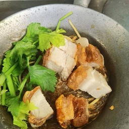 หมูกรอบอบวุ้นเส้น