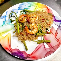 เส้นหมี่ผัดกะเฉดทะเล