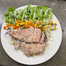 สลัดไก่อบ