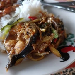 ข้าวแกงบ้านสวน ปาป๊า ม่าม๊า