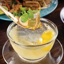 โอ้วเอ๋วฮันนี่เลม่อน