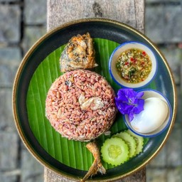 ข้าวแมว ไข่ต้ม (ข้าวขยำปลาทู)