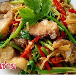 ปลากะพงผัดใบขึ้นช่าย