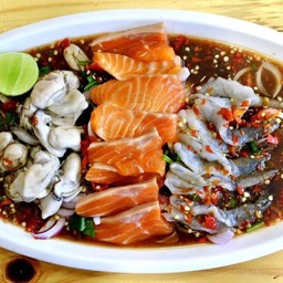 ตำเหลากุ้งสดแชลมอนหอยนางรม