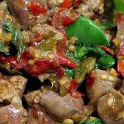 กะเพราเครื่องในไก่ไม่มีตับ