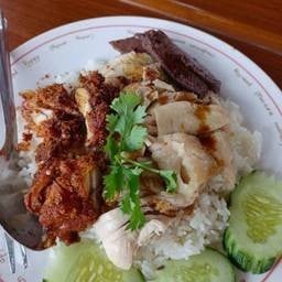 ร้านบ้านแม่ซ.8