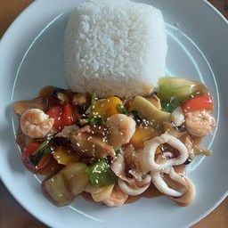 ข้าวราดผัดพริกซีฟู้ด