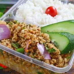 ลาบหมูราดข้าว