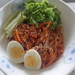 ยำก๋วยเตี๋ยวเย็น(แห้ง)