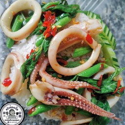 ข้าวกะเพราปลาหมึก ต้องเบิ้ล