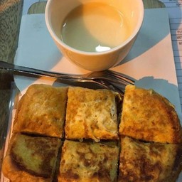 ชุดขนมปังชุบไข่ + นมข้น