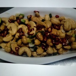 Cashew Nuts with chili peper