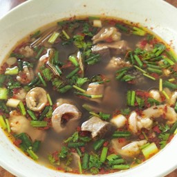 ต้มแซ่บเครื่องในเนื้อ 70฿