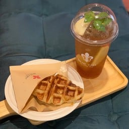 อิ่มคุ้มกว่า ครอฟเฟิล คู่เครื่องดื่ม