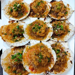 หอยเชลล์ย่าง 1 ตัว 烤扇贝