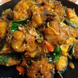 ผัดฉ่าปลาดุก ทอดราดข้าว