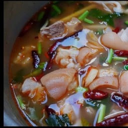 ต้มแซ่บขาหมูใบชะมวง