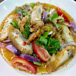 ยำไก่แซ่บๆ