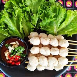 ฉุยฉายลูกชิ้นทอด (หนองไฮ)