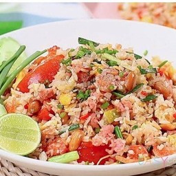ข้าวผัดแหนม