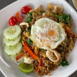 ข้าวผัดรถไฟทะเล-ไข่ดาว