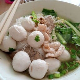 ขนมจีนโจ้๊กจงโอชาก๋วยเตี๋ยวลูกชิ้นหมูน้ำใส เมืองทอง
