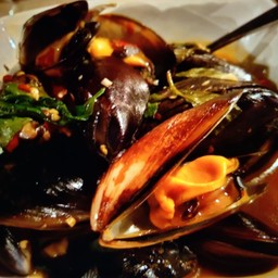 Pad Kraprao Imported French Mussels