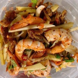 ยำมะม่วง+กุ้งสุก+ปลากรอบ