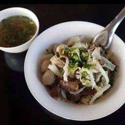 ก๋วยเตี๋ยวแห้งเนื้อ