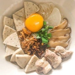ครัวมีมา ซอยรุ่ง (ก๋วยจั๊บญวน ขาหมู และอาหารจานเดียว)
