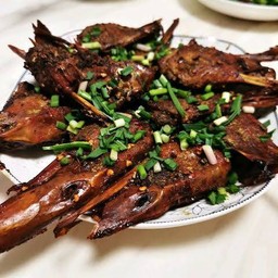 หัวเป็ดย่าง 1 ชิ้น 烤鸭嘴 1