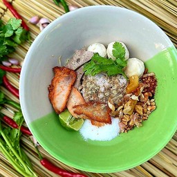 ก๋วยเตี๋ยวแห้งต้มยำ