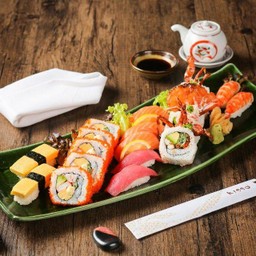 20 pieces (6 kinds) of nigiri and rolls