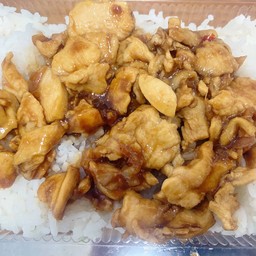 ข้าวหมูกระเทียม