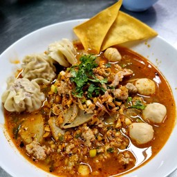ก๋วยเตี๋ยวหมูต้มยำโบราณ+เกี๊ยวหมู